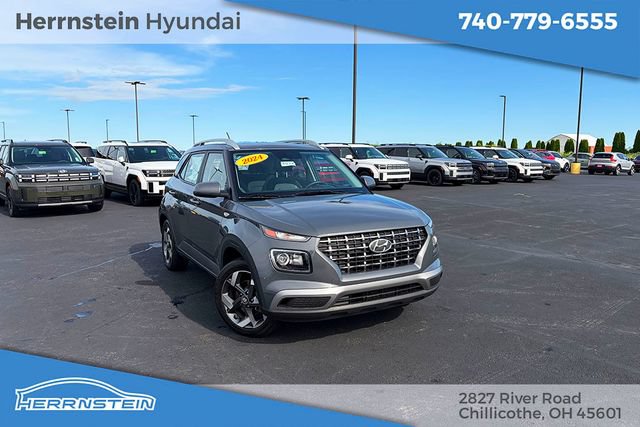 Used 2024 Hyundai Venue SEL FWD image 1