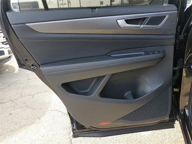 Certified 2024 Volkswagen Atlas Cross Sport SE w/ Panoramic Sunroof Package image 13