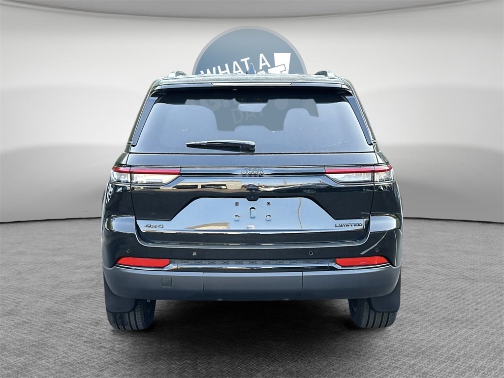 New 2025 Jeep Grand Cherokee Limited w/ Black Appearance Package image 4