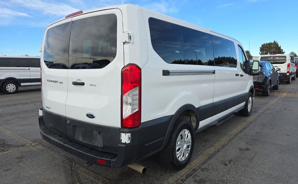 Used 2023 Ford Transit 350 XLT image 32