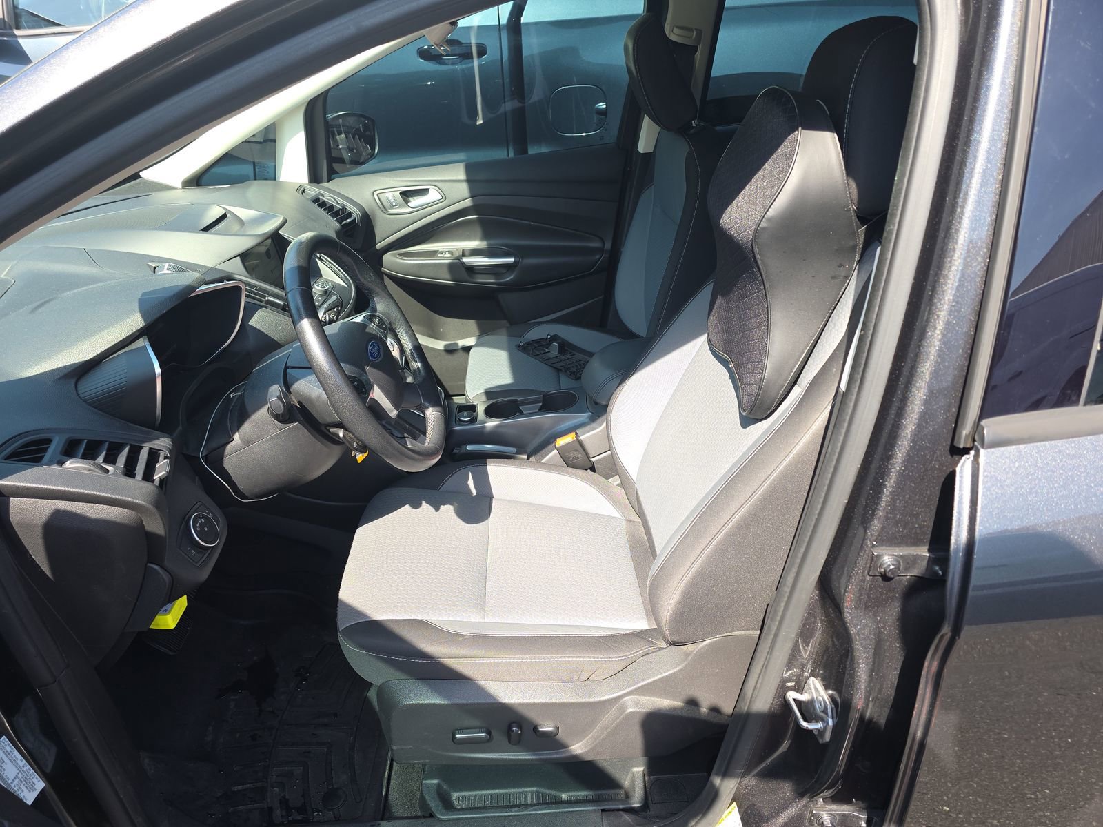 Used 2018 Ford C-MAX SE w/ Equipment Group 201A FWD image 7