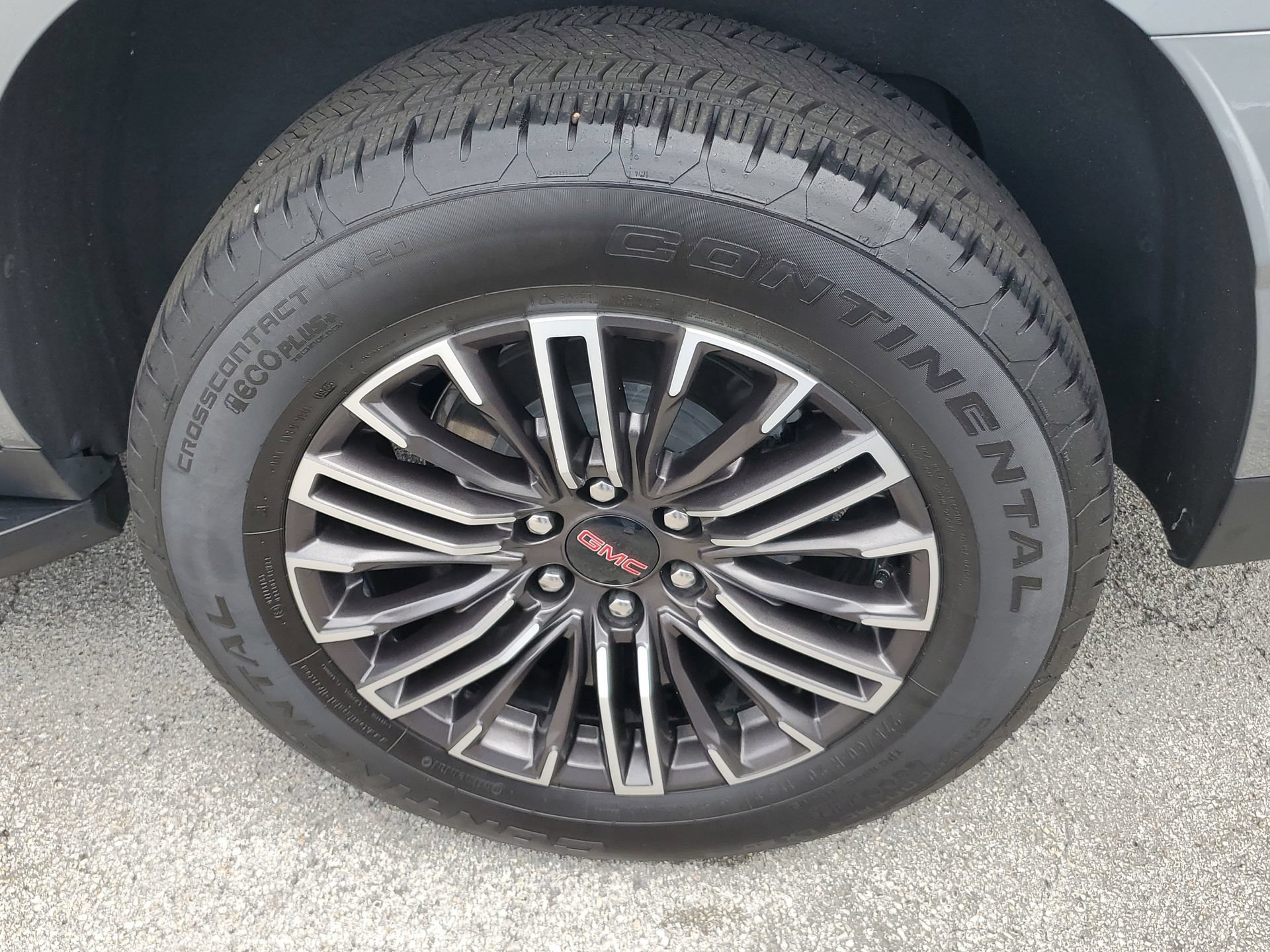 Used 2025 GMC Yukon Elevation RWD image 5