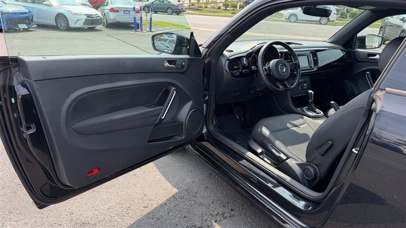 Used 2018 Volkswagen Beetle 2.0T FWD image 20