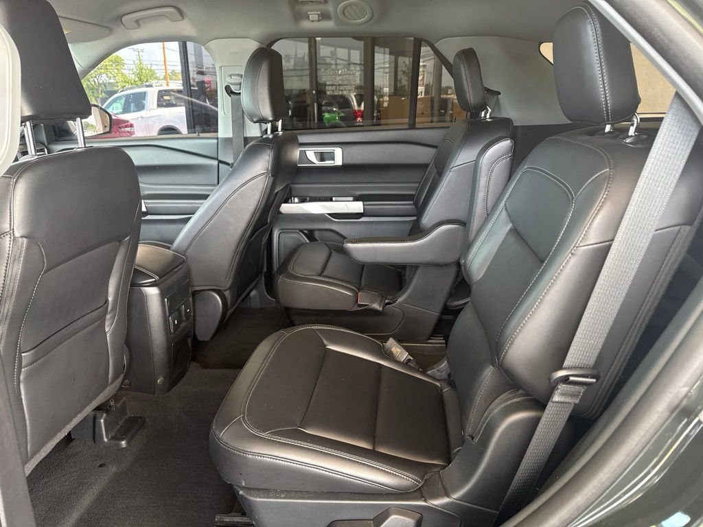 Used 2023 Ford Explorer XLT w/ Equipment Group 202A AWD/4WD image 14