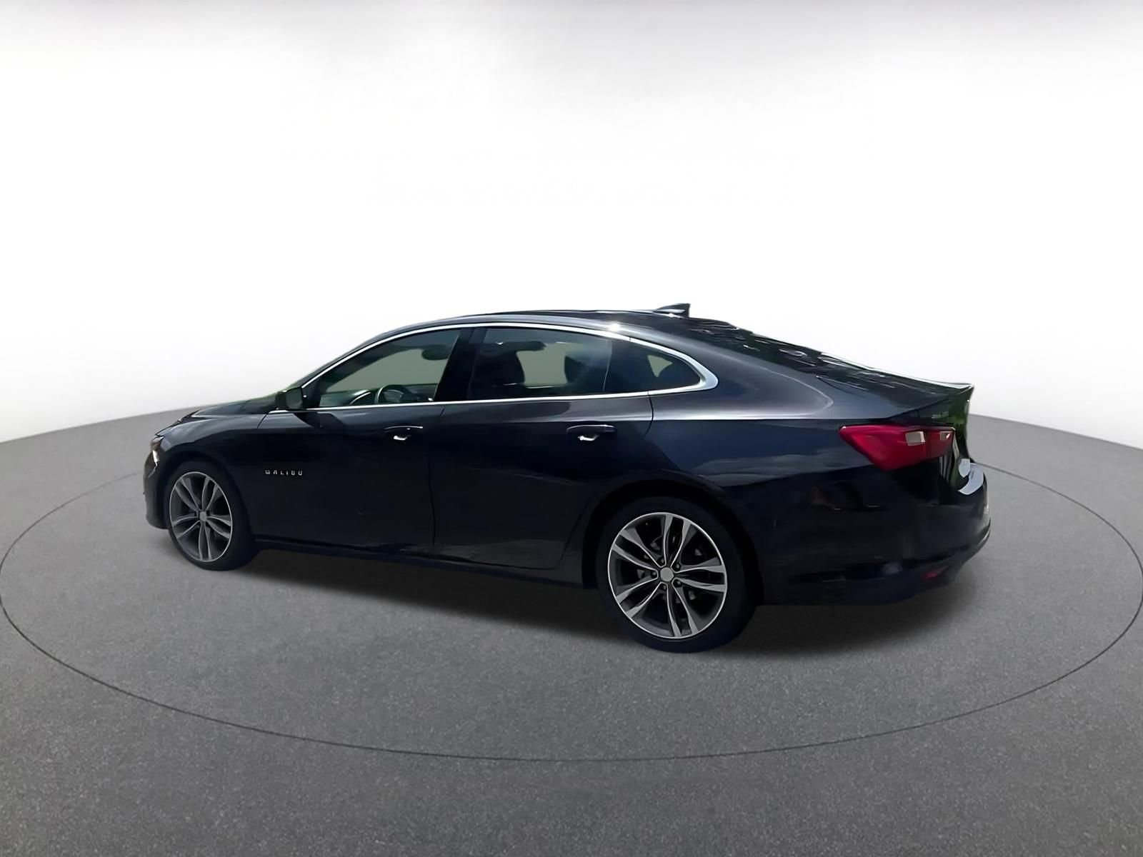 Used 2023 Chevrolet Malibu LT w/ Driver Confidence Package image 8
