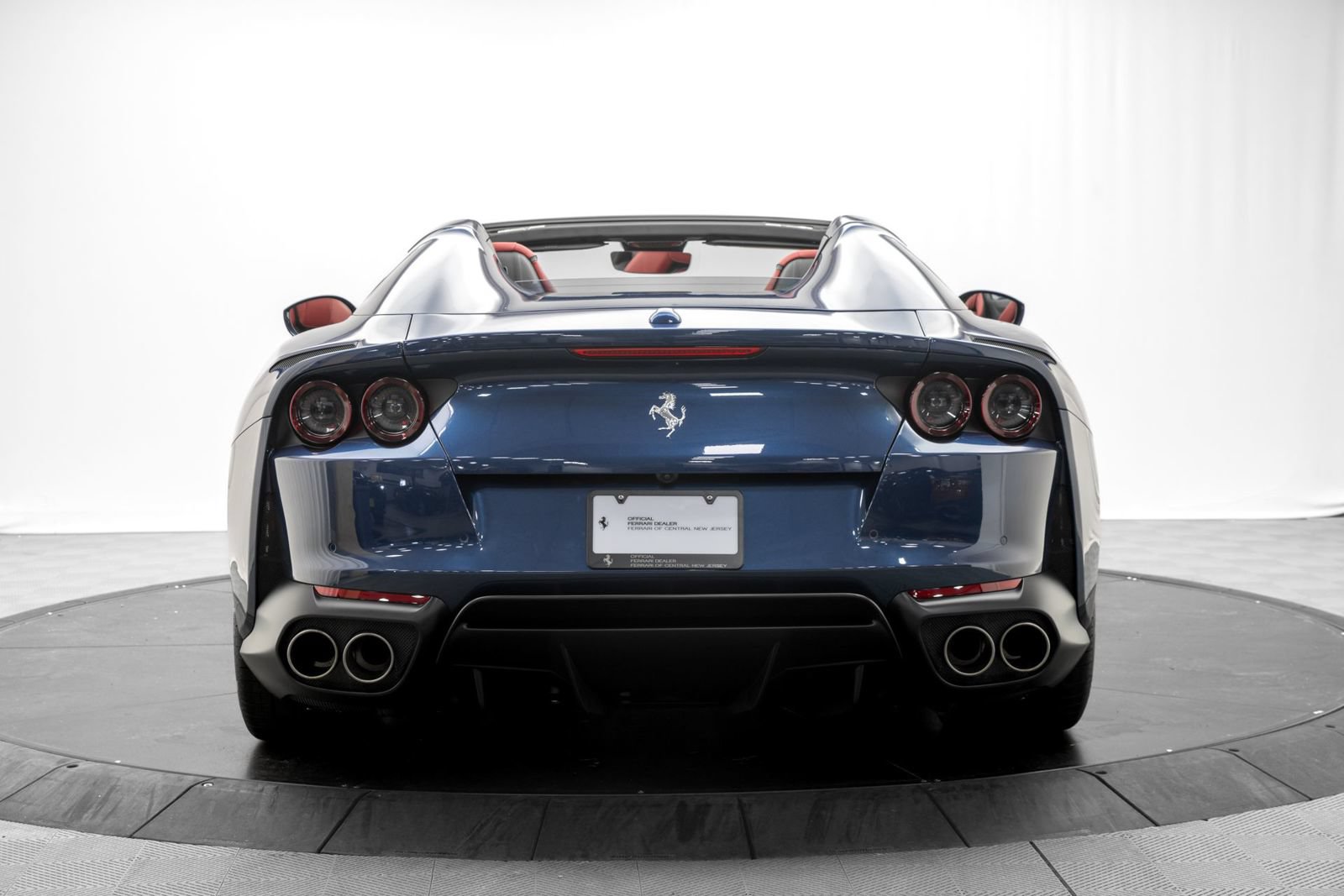 Used 2021 Ferrari 812 GTS RWD image 6