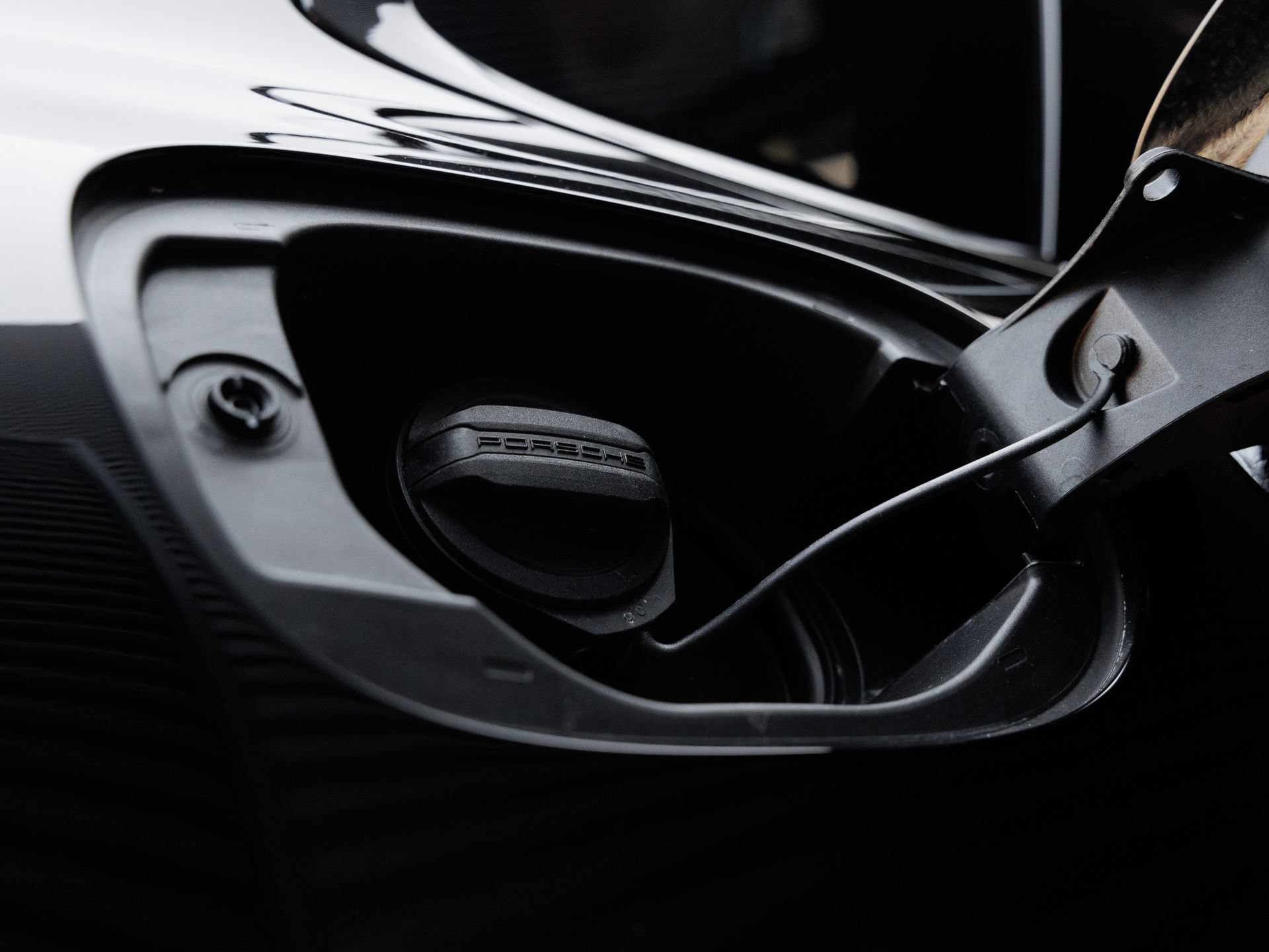 Certified 2026 Porsche Macan AWD/4WD image 30