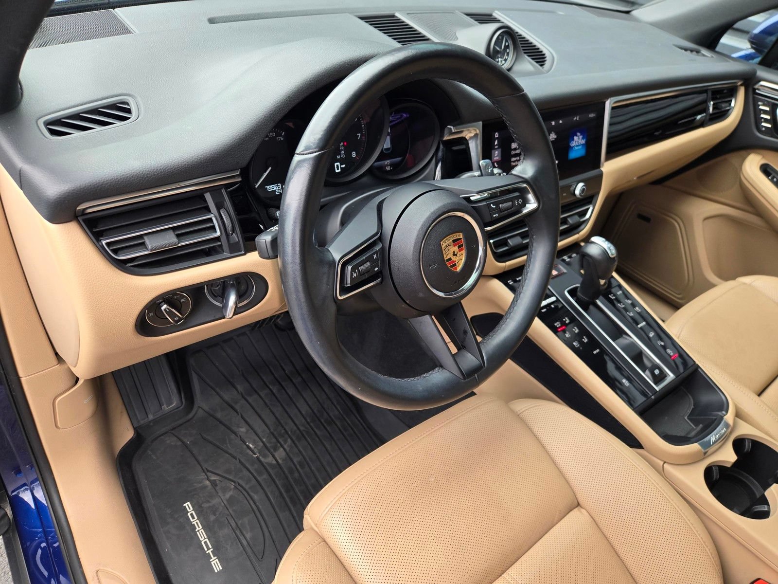 Used 2024 Porsche Macan AWD/4WD image 4