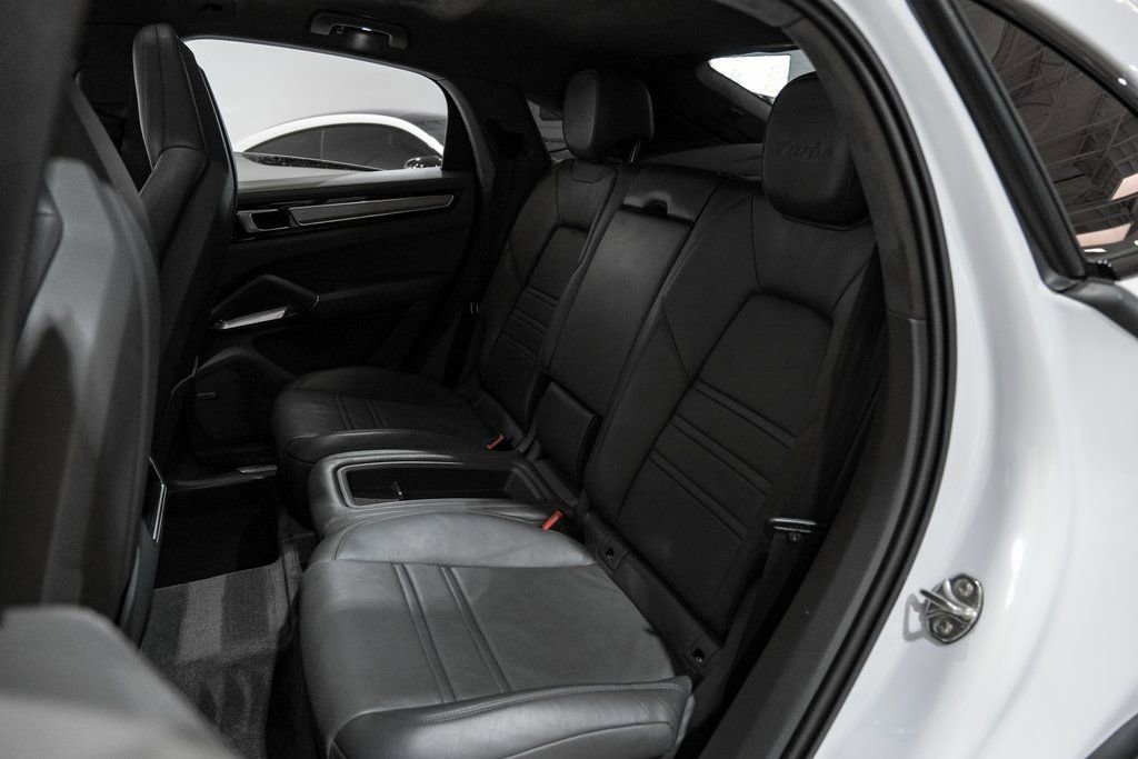 Used 2020 Porsche Cayenne Turbo AWD/4WD image 34