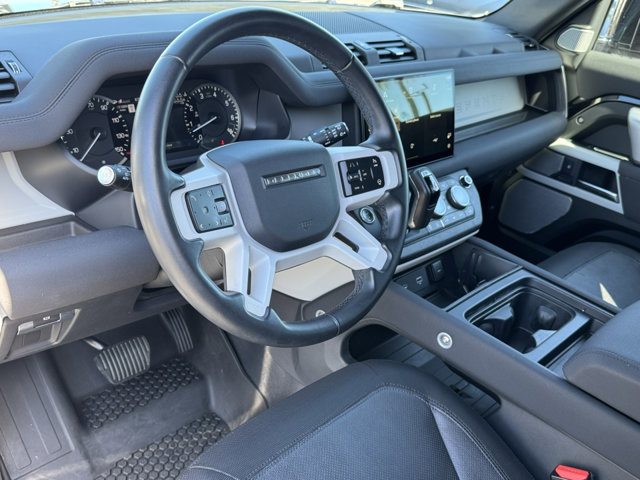 Used 2023 Land Rover Defender 130 X-Dynamic SE image 18