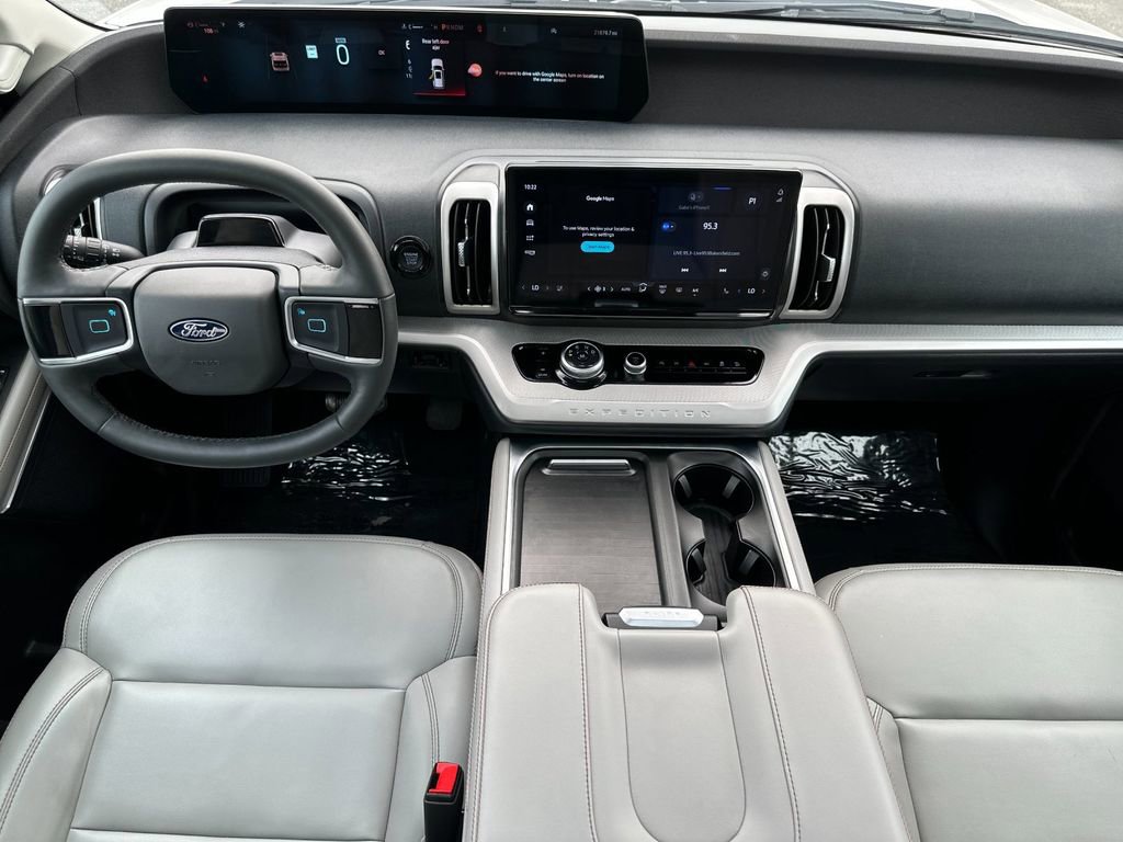 Certified 2025 Ford Expedition Active image 12