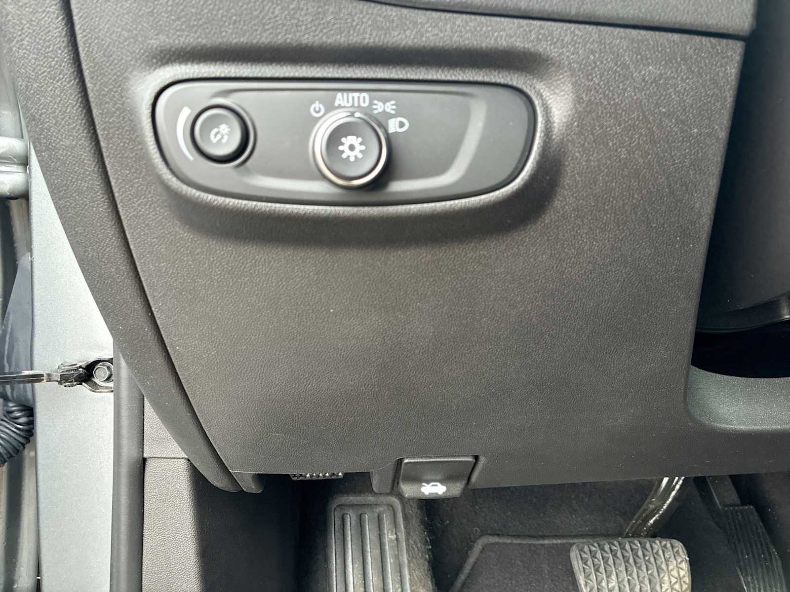 Certified 2024 Chevrolet Equinox LS w/ Sport Edition image 17