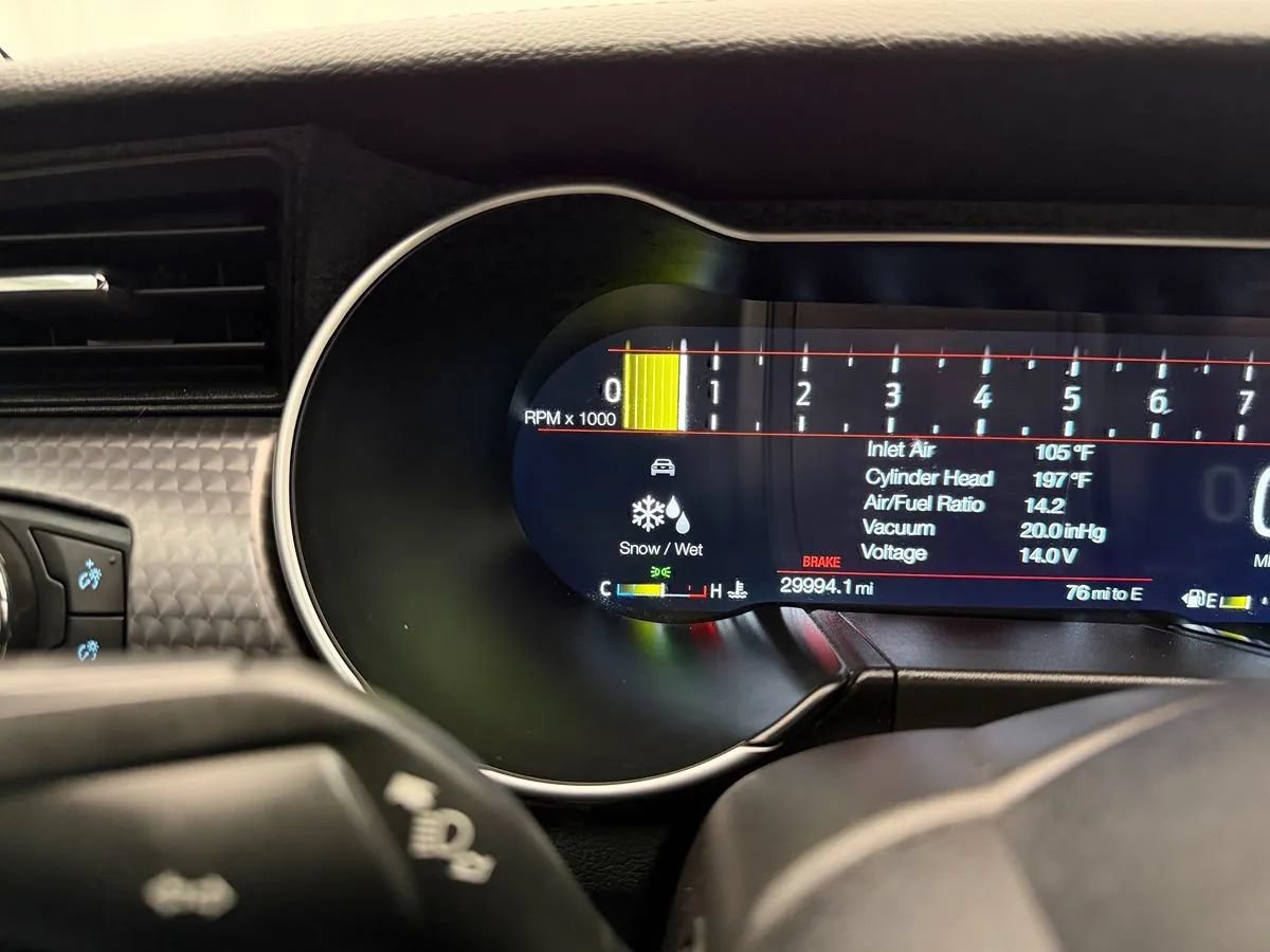 Used 2018 Ford Mustang GT Premium w/ GT Performance Package RWD image 18