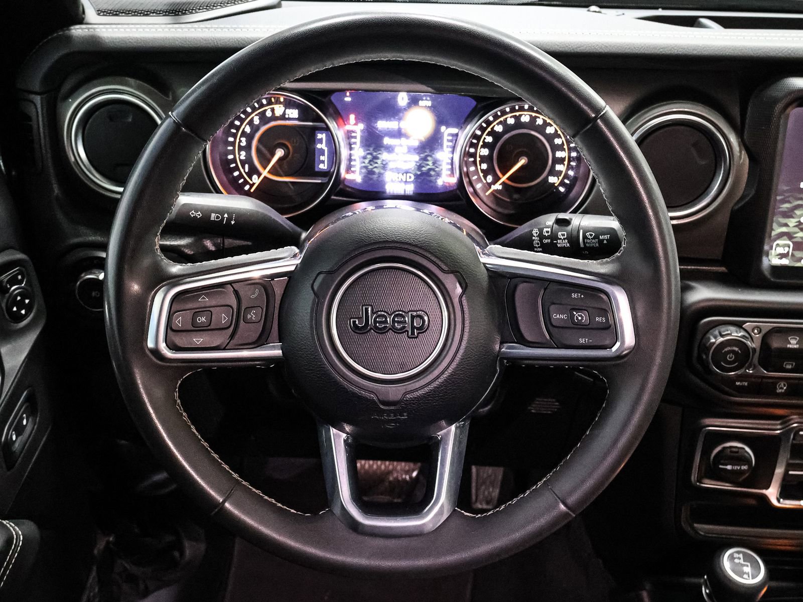 Used 2023 Jeep Wrangler Sahara image 32