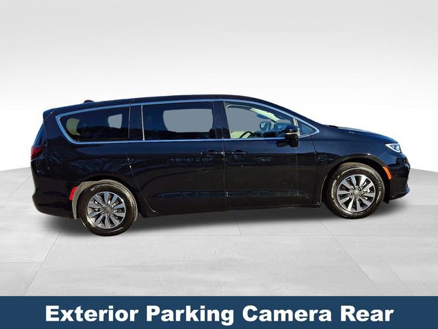 Used 2024 Chrysler Pacifica Select FWD image 9