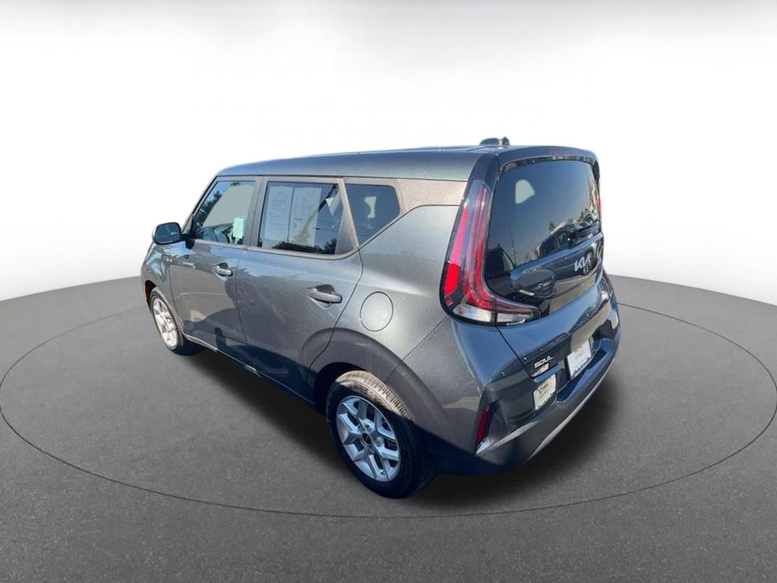 Used 2025 Kia Soul LX w/ LX Technology Package FWD image 6