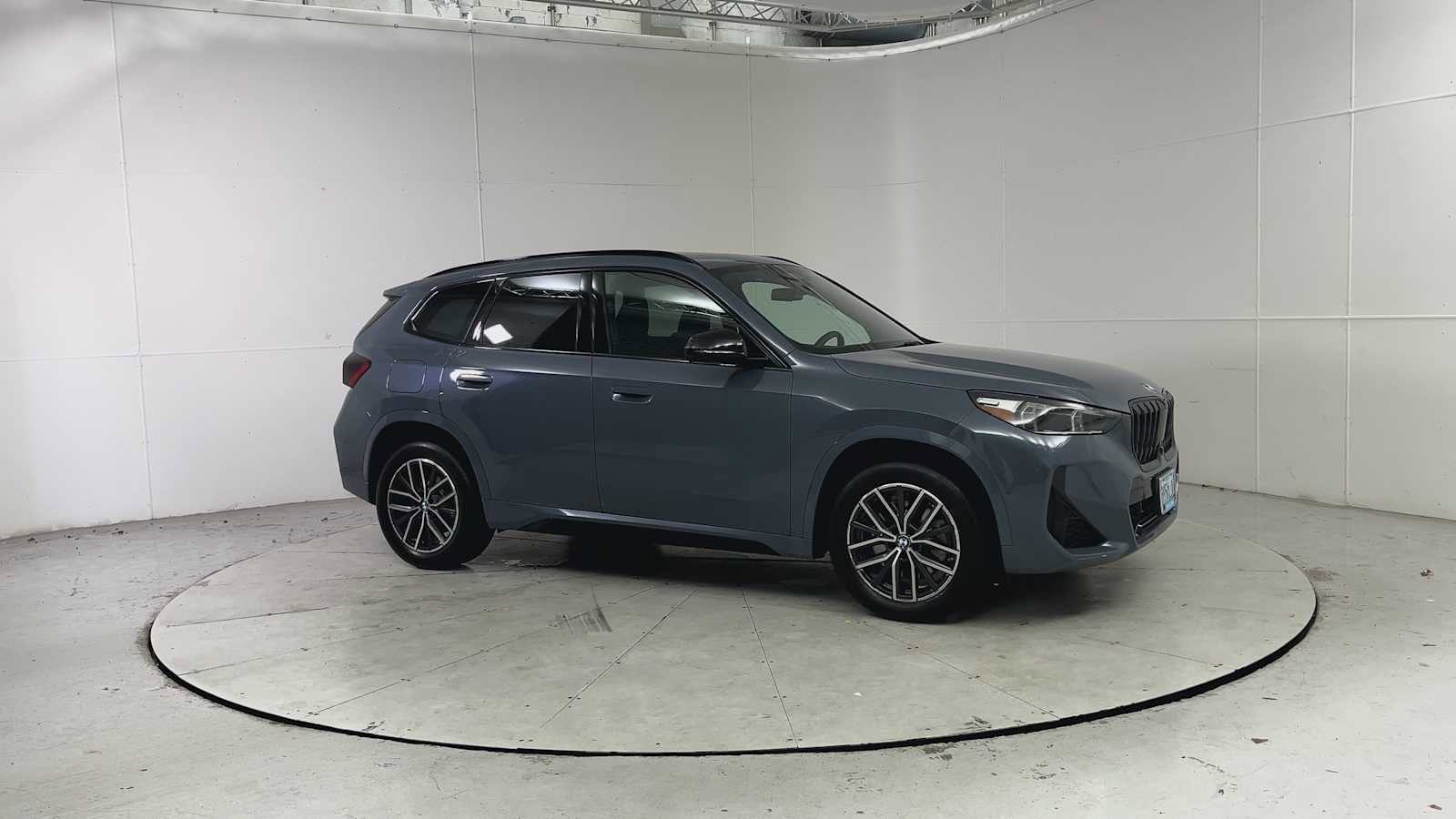 Used 2023 BMW X1 xDrive28i w/ Premium Package image 8