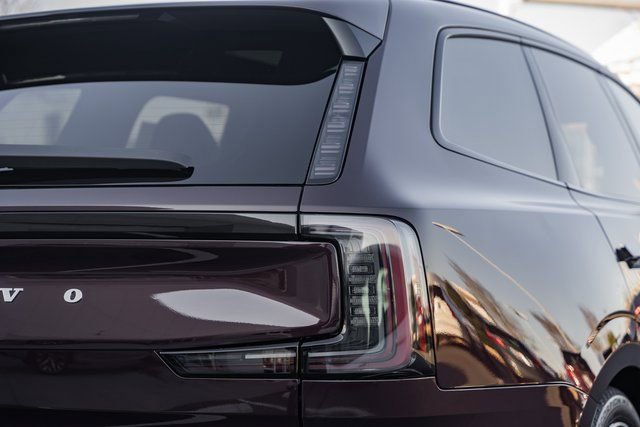 New 2025 Volvo EX90 Ultra w/ Protection Package Premier image 6