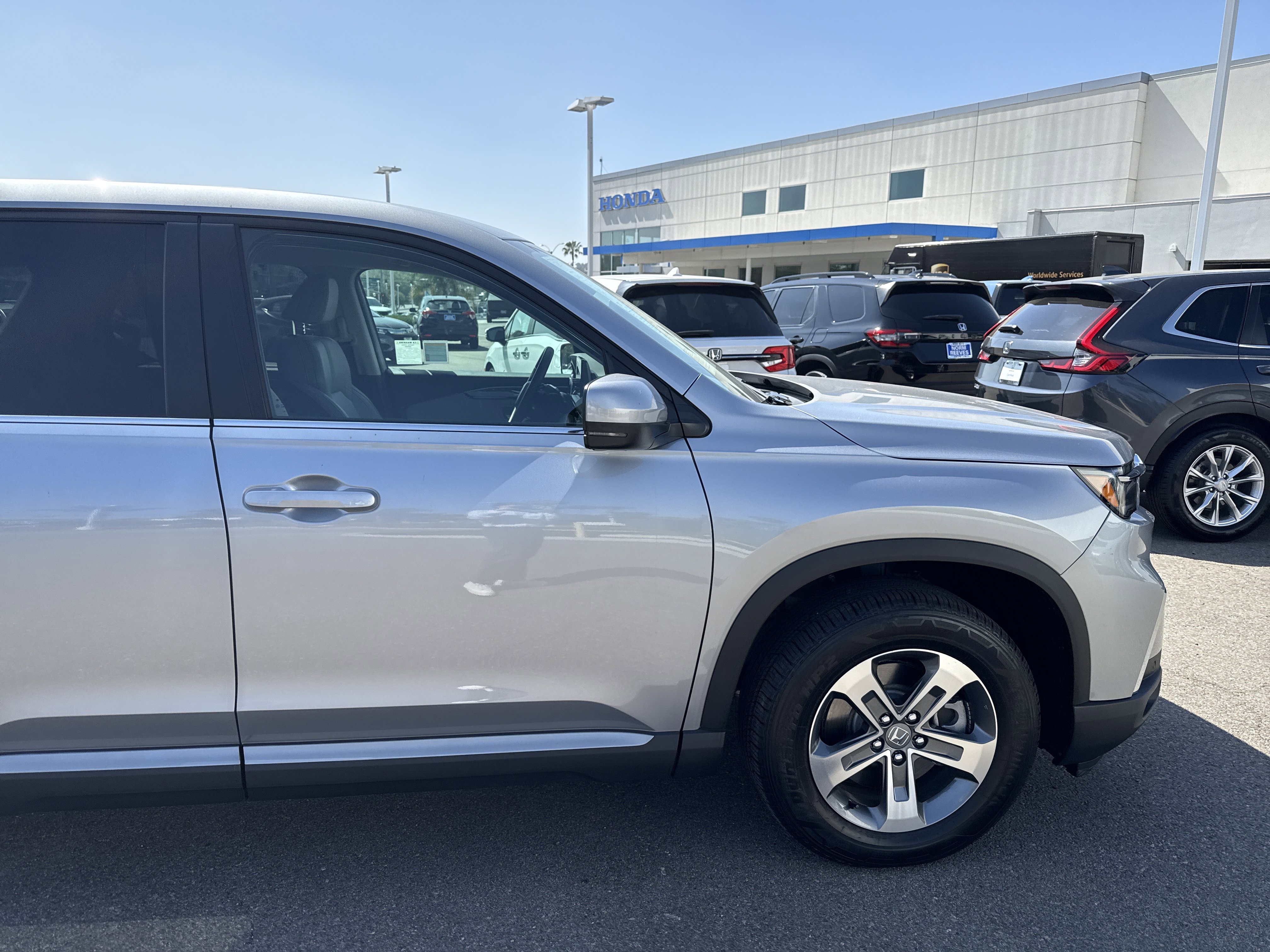 Certified 2025 Honda Pilot EX-L image 8