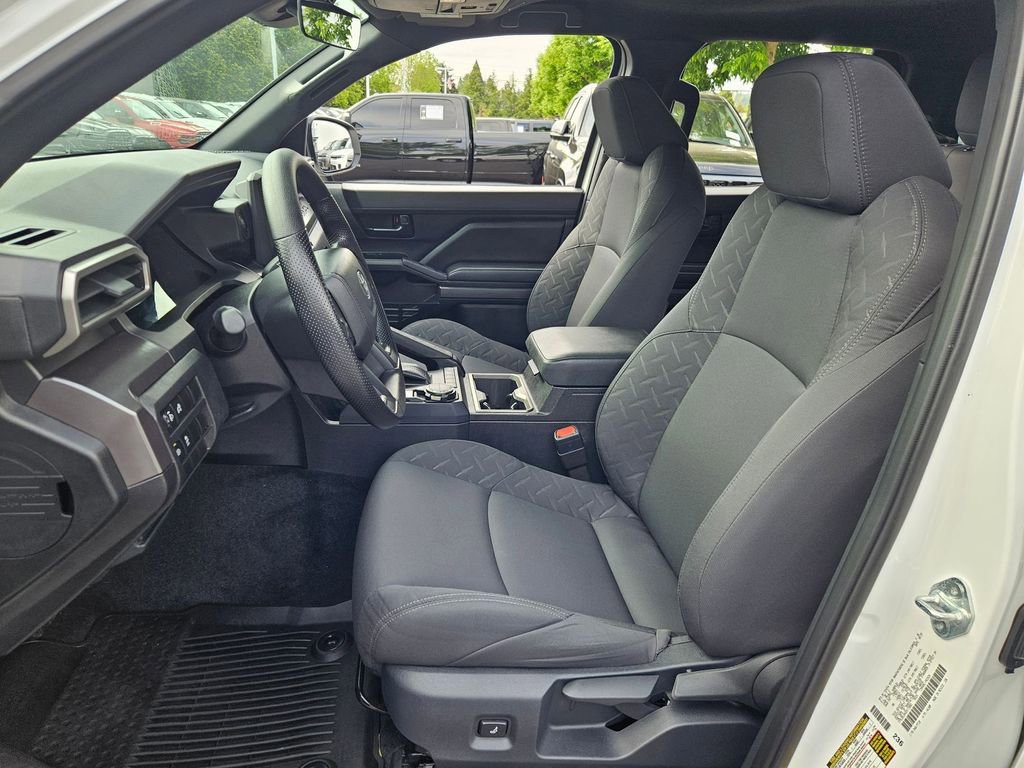 Used 2025 Toyota Tacoma SR5 AWD/4WD image 12