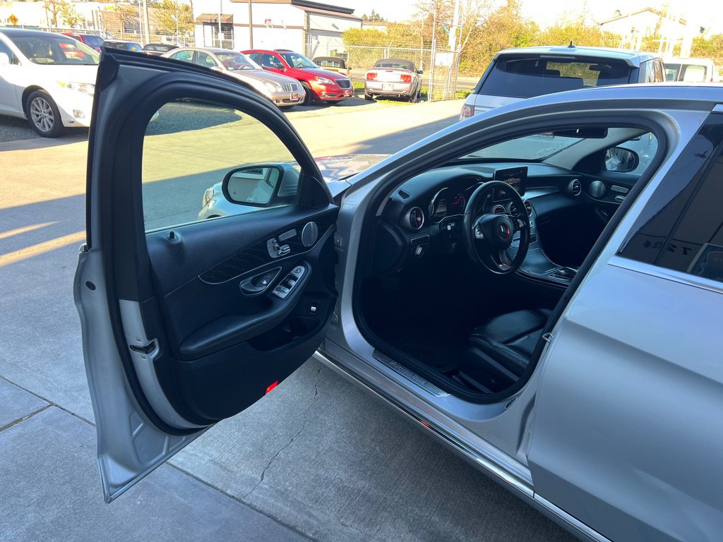 Used 2016 Mercedes-Benz C 300 4MATIC Sedan w/ Multimedia Package image 11