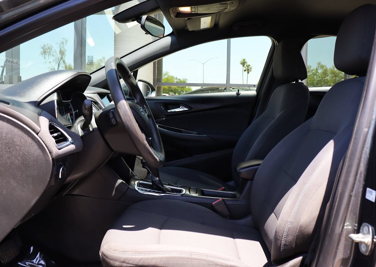 Used 2019 Chevrolet Cruze LT w/ Convenience Package FWD image 38