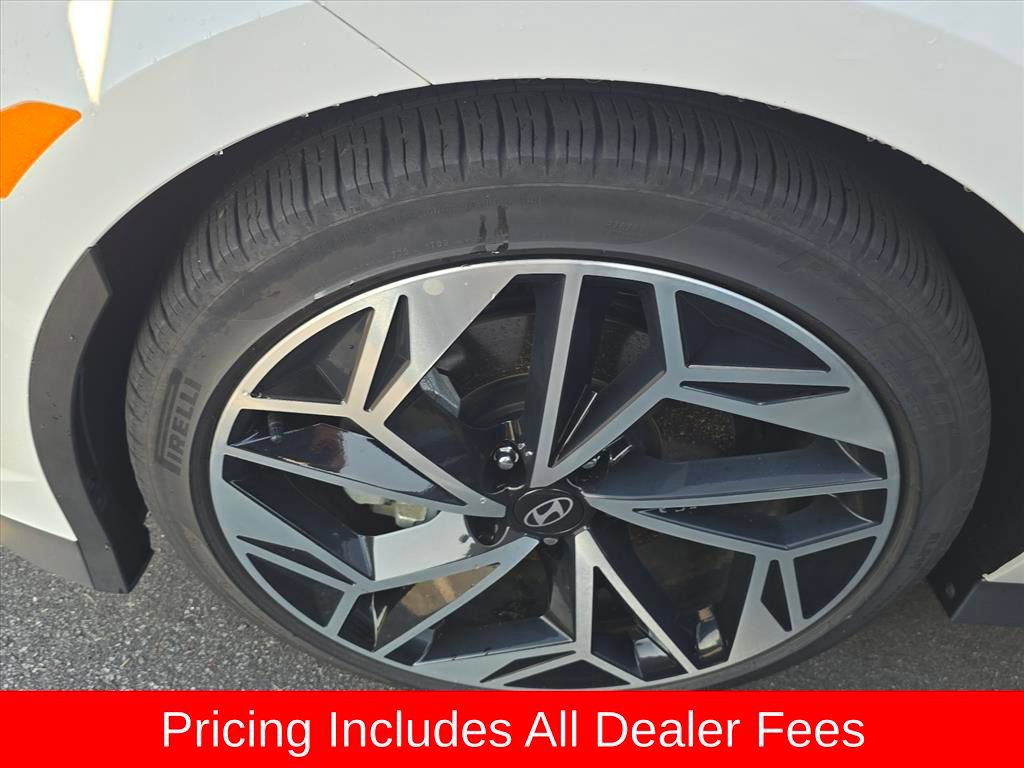Used 2023 Hyundai Ioniq 6 SEL RWD image 4