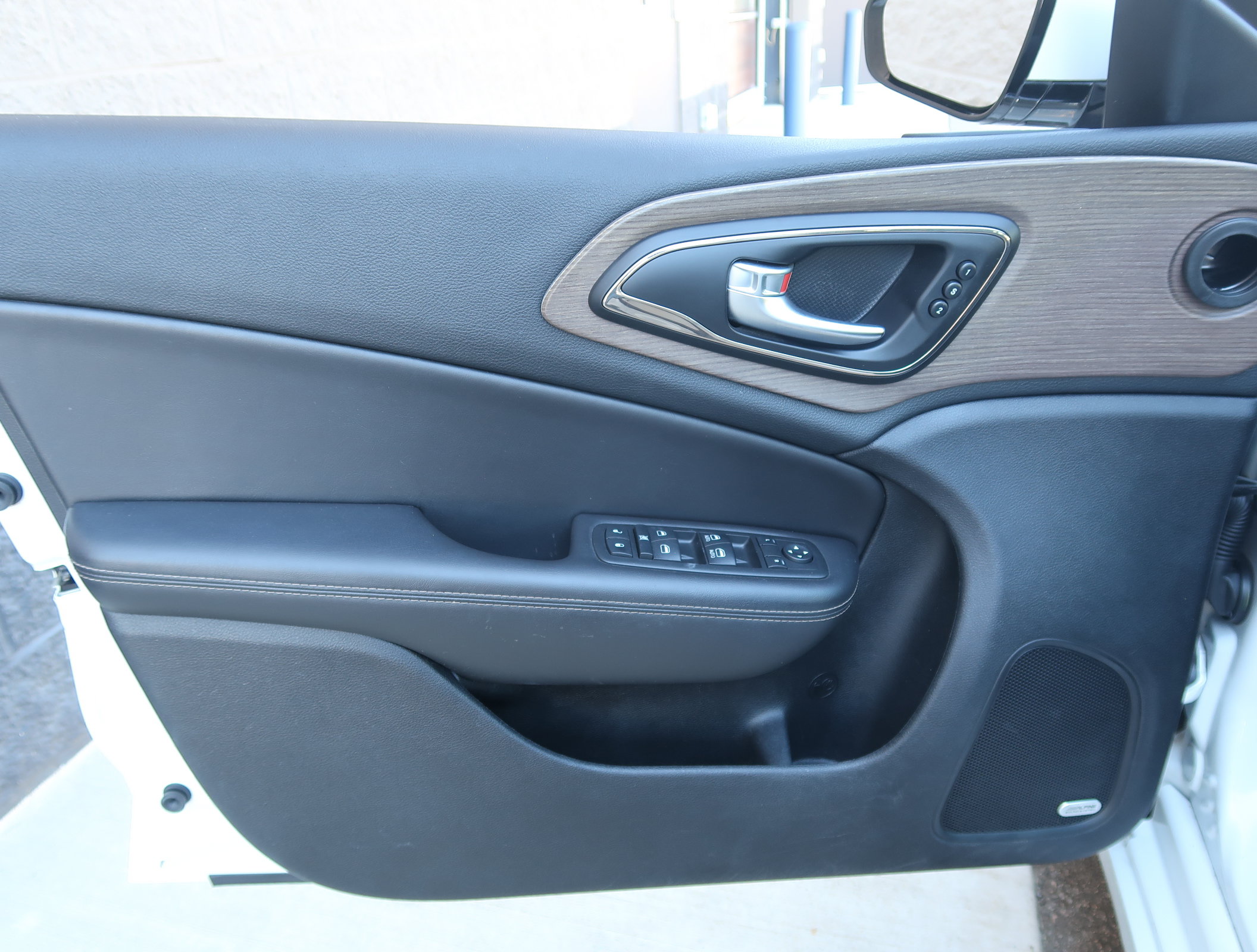 Used 2015 Chrysler 200 C w/ Navigation & Sound Group I FWD image 16