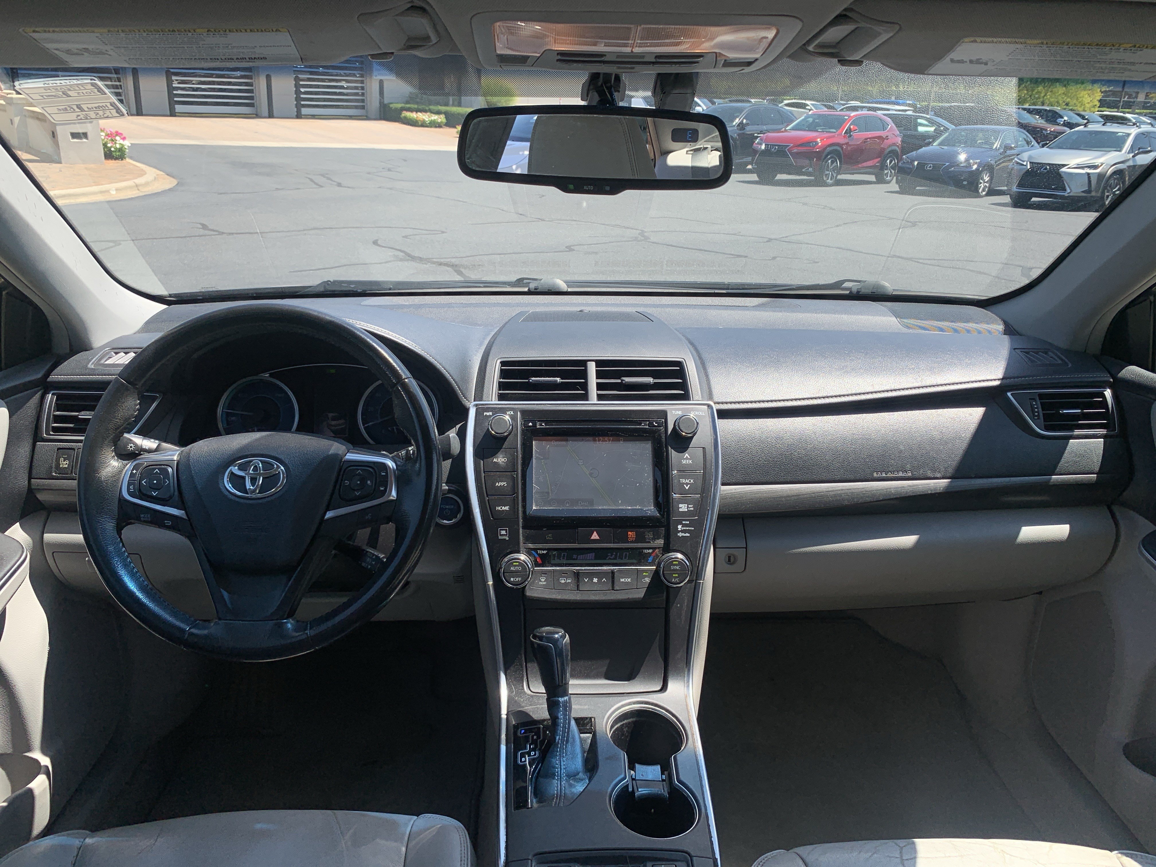 Used 2015 Toyota Camry XLE w/ Moonroof Package FWD image 29
