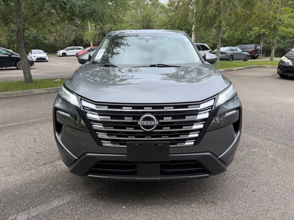 Used 2024 Nissan Rogue SV FWD image 2