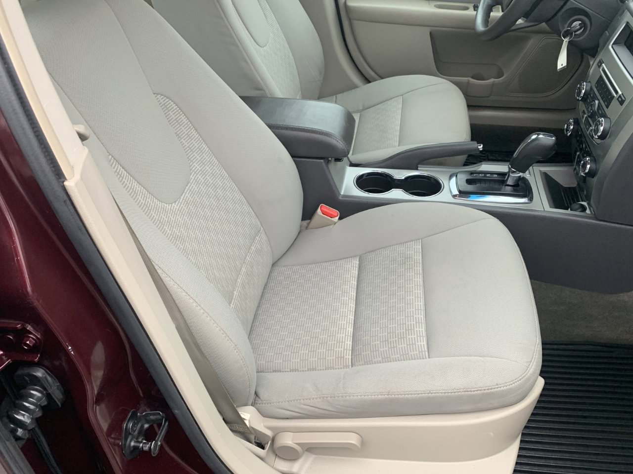 Used 2012 Ford Fusion SE image 35