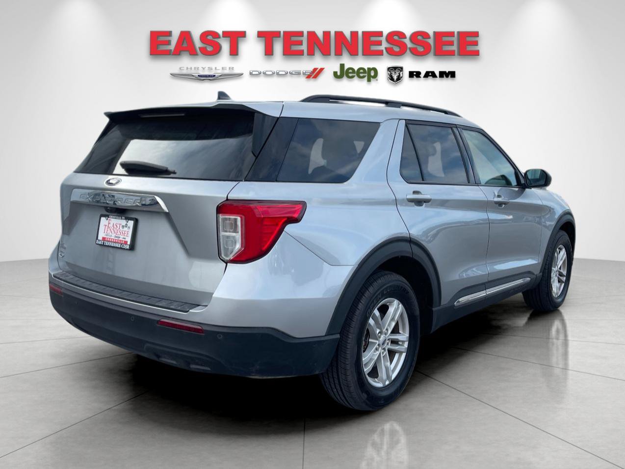 Used 2023 Ford Explorer XLT RWD image 3