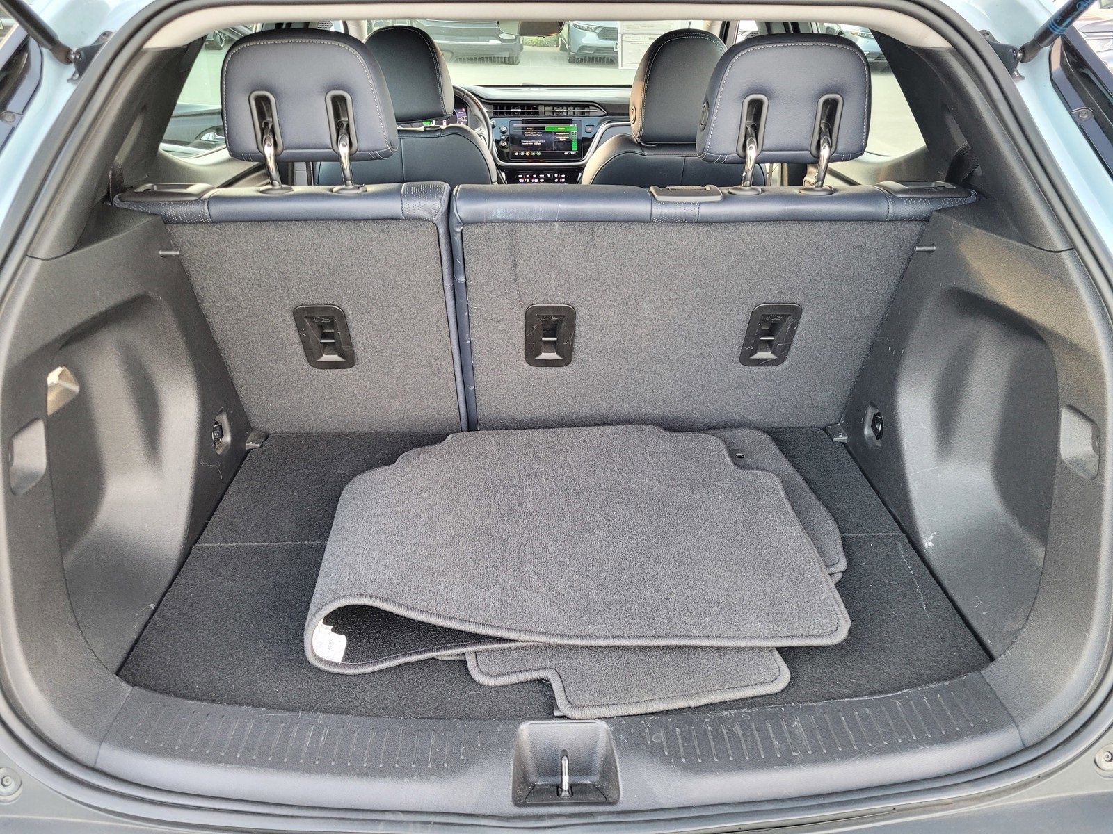 Used 2022 Chevrolet Bolt EUV Premier w/ Sun & Sound Package image 26