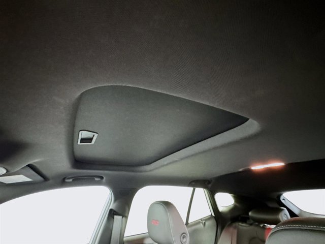 Used 2024 Chevrolet Trax RS w/ Sunroof Package image 15