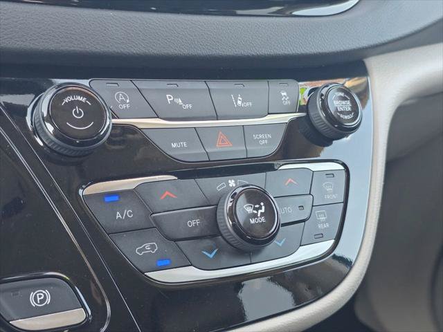 Certified 2024 Chrysler Pacifica Touring-L FWD image 29