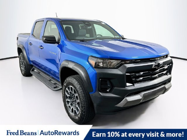Used 2024 Chevrolet Colorado Trail Boss w/ Advanced Trailering Package AWD/4WD image 1