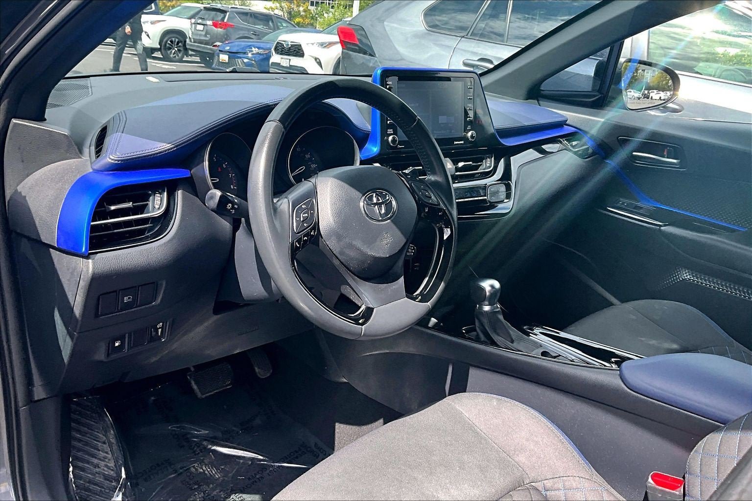 Used 2022 Toyota C-HR XLE FWD image 12