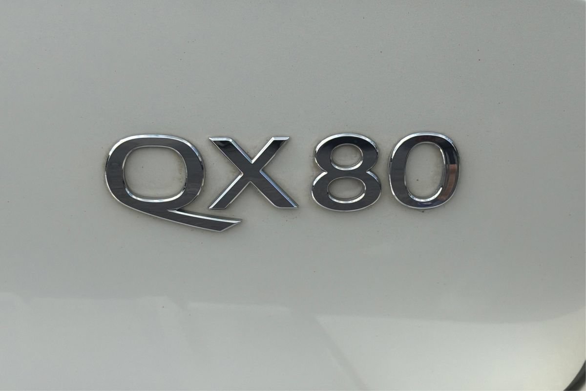 Used 2015 INFINITI QX80 4WD w/ Deluxe Technology Package image 28