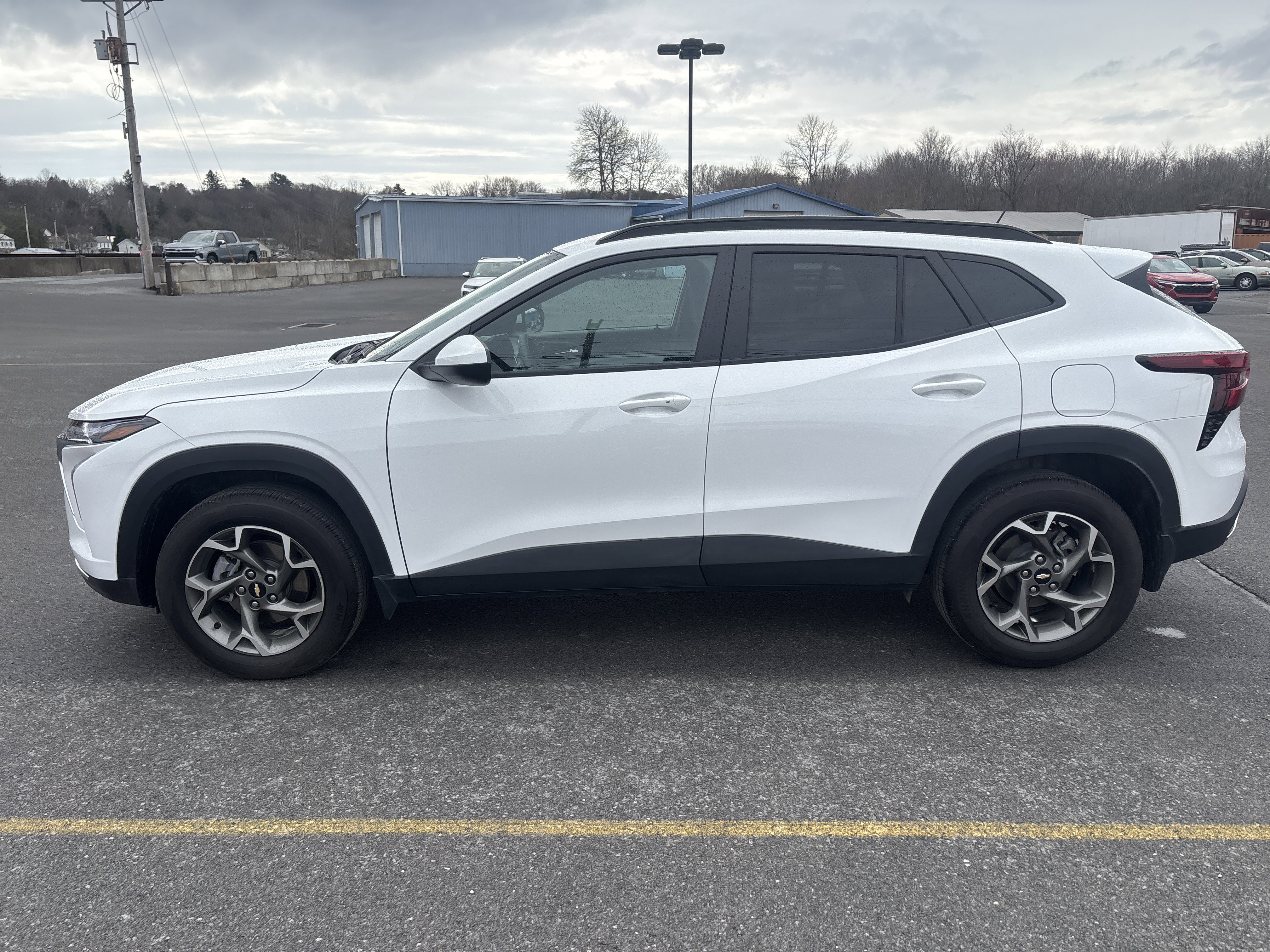 Used 2025 Chevrolet Trax LT w/ Driver Confidence Package image 7