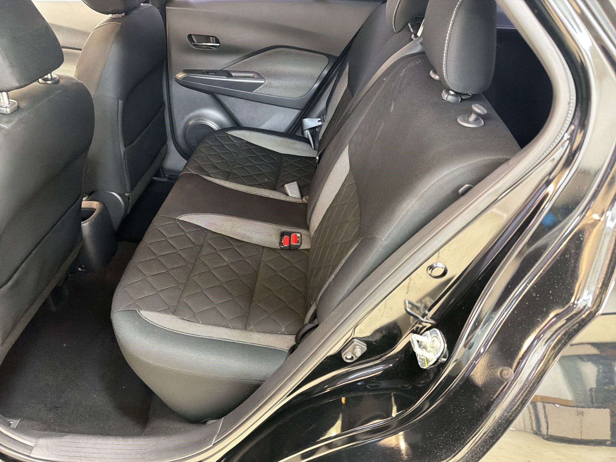 Used 2018 Nissan Kicks SV image 14