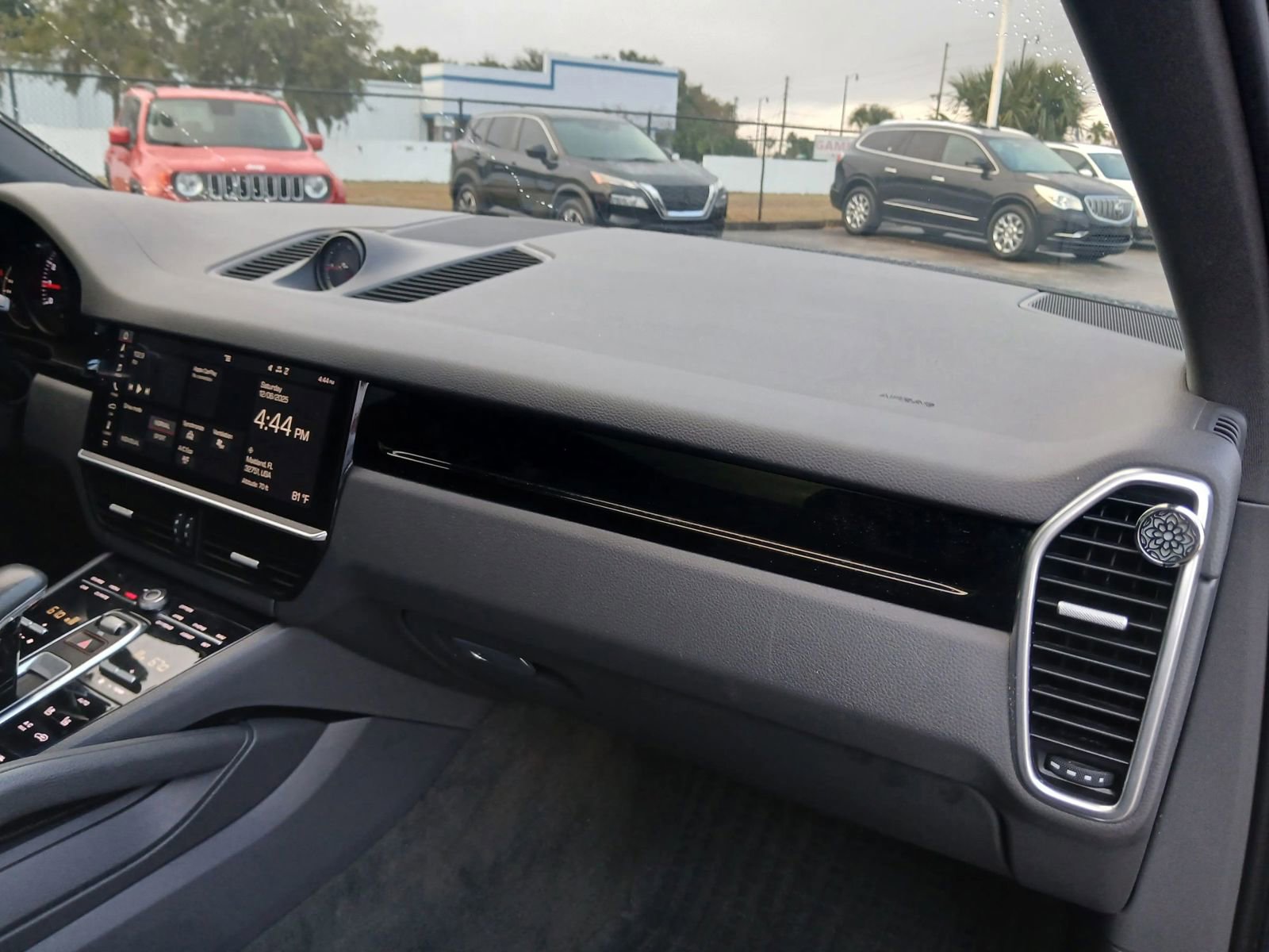 Used 2019 Porsche Cayenne image 18