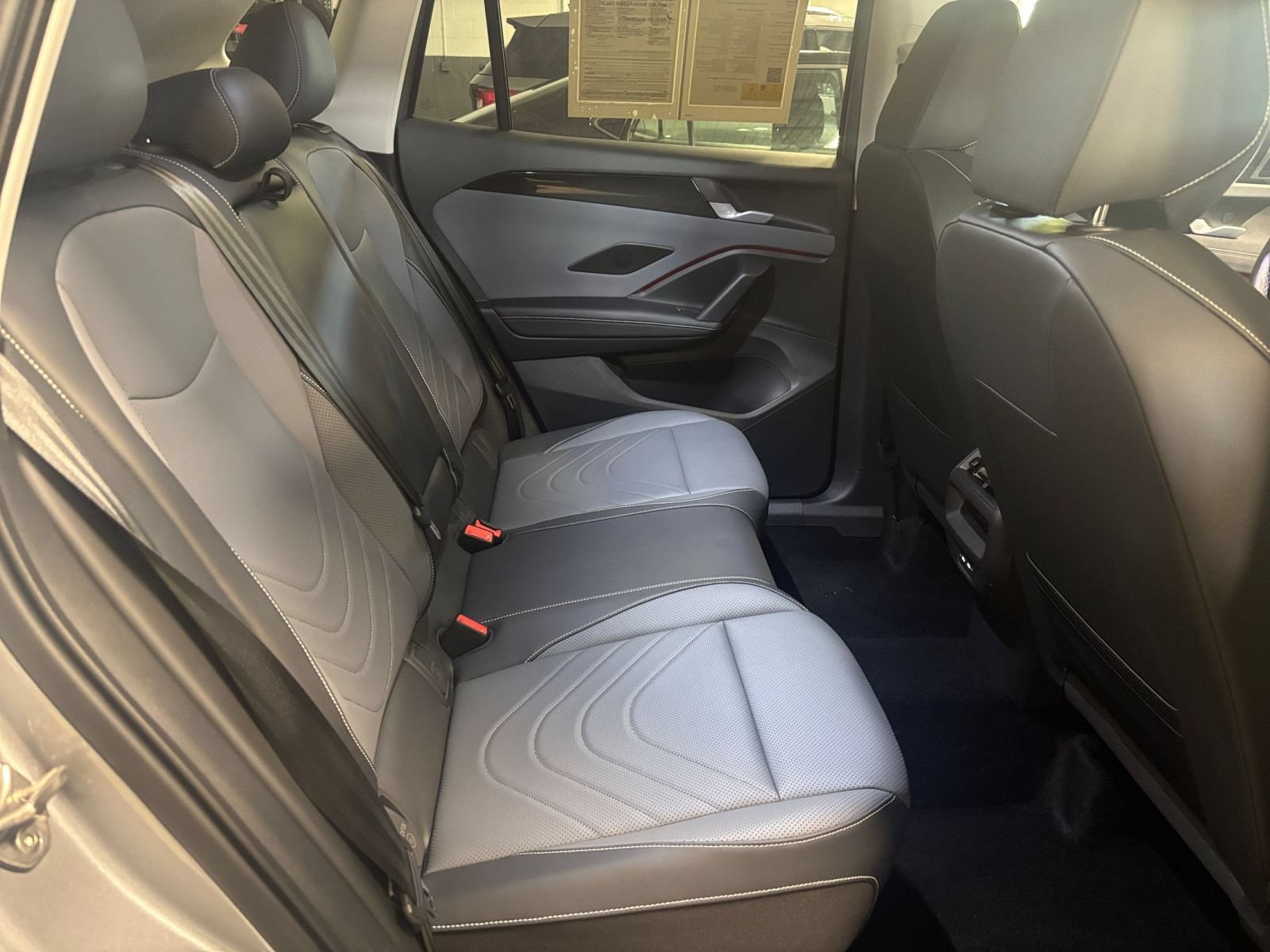 Used 2026 Volkswagen Tiguan SE AWD/4WD image 39