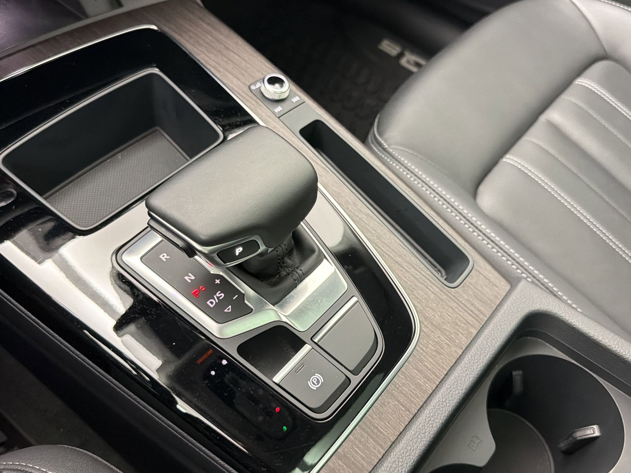 Used 2023 Audi Q5 2.0T Premium w/ Convenience Package AWD/4WD image 19