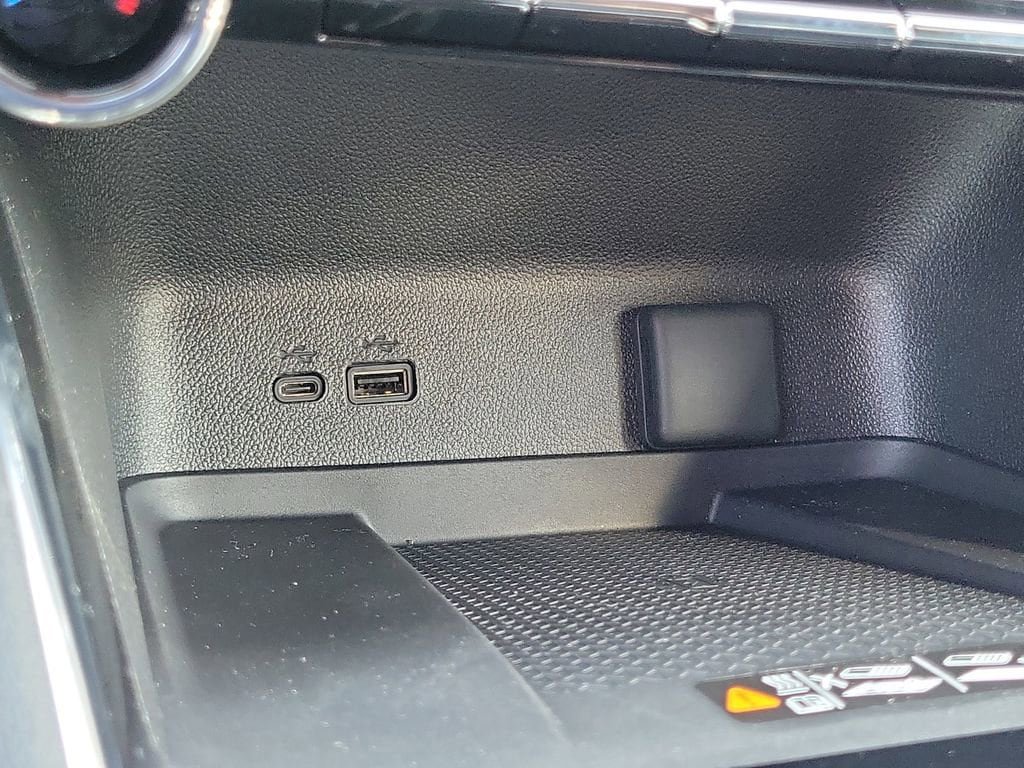 New 2026 Chevrolet Traverse RS w/ LPO, Floor Liner Package FWD image 10