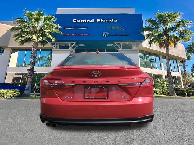 Used 2025 Toyota Camry SE image 6
