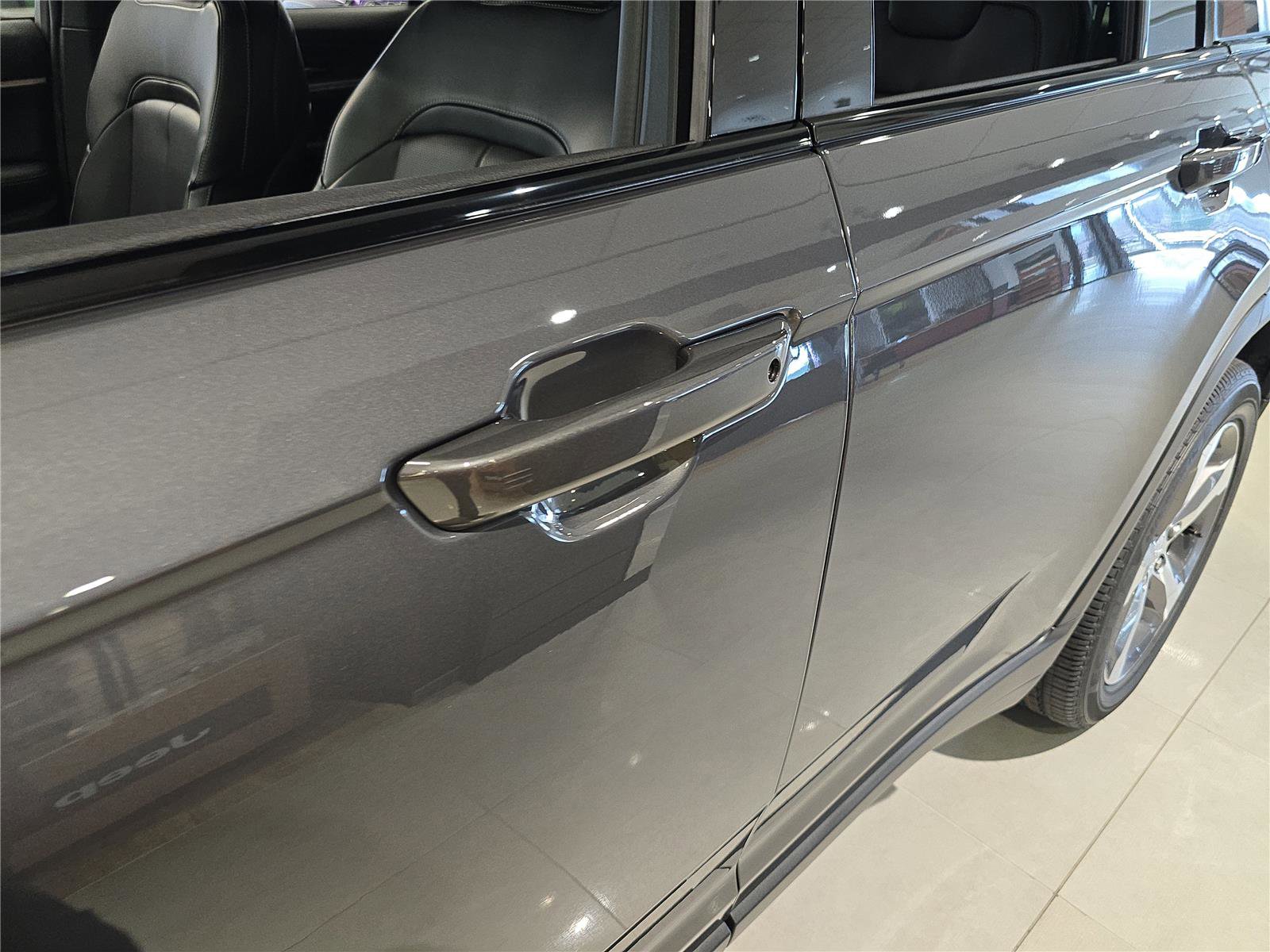 New 2026 Jeep Grand Cherokee Limited image 12