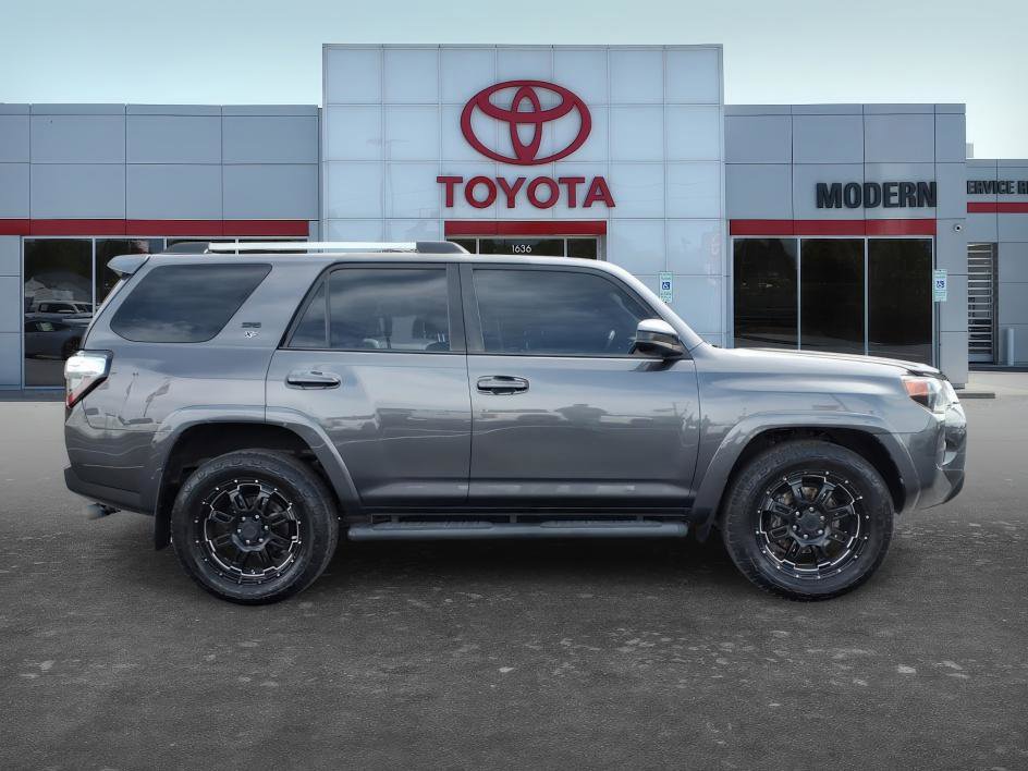 Used 2016 Toyota 4Runner SR5 image 7