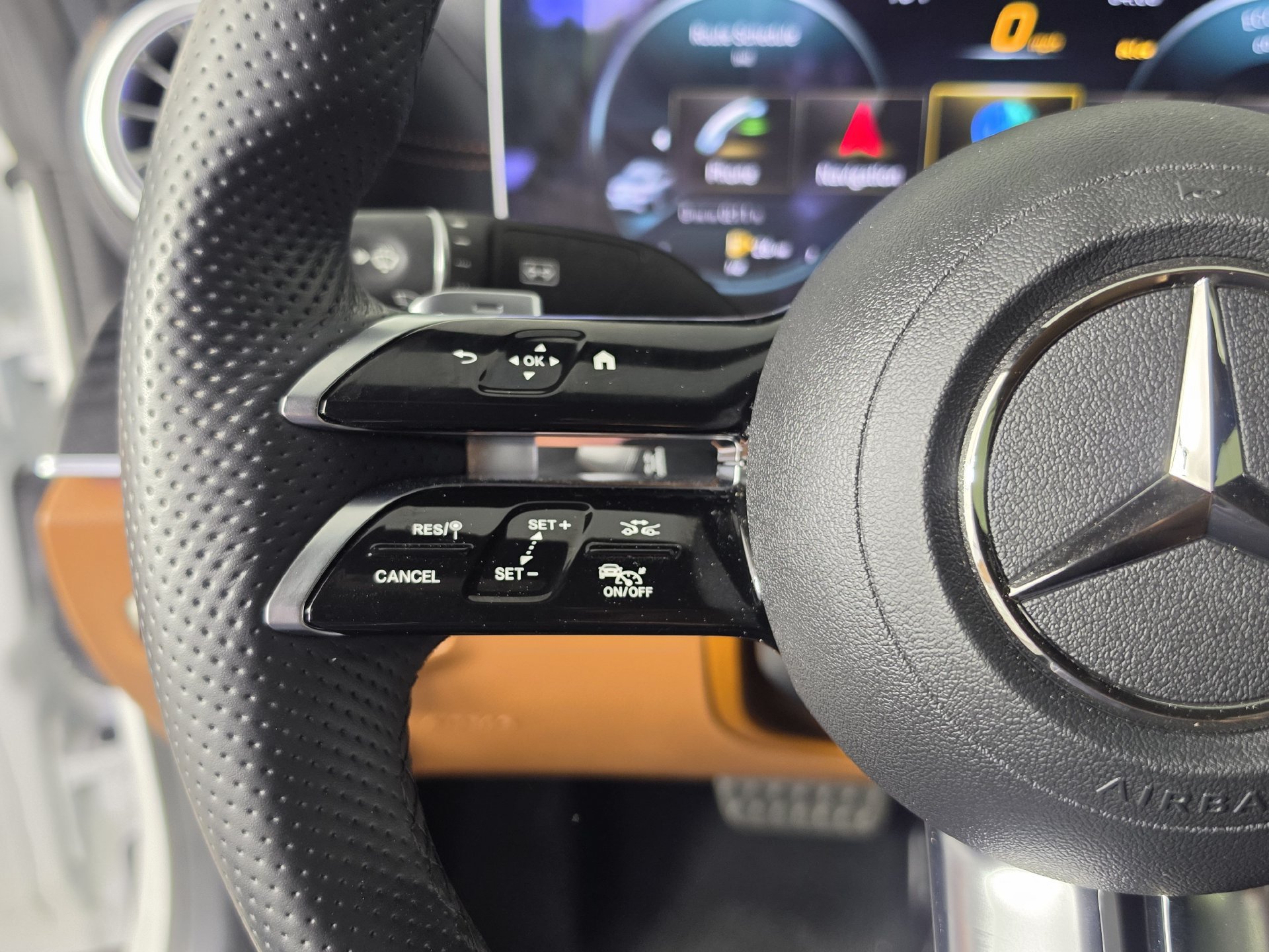 Used 2022 Mercedes-Benz E 450 Coupe image 11