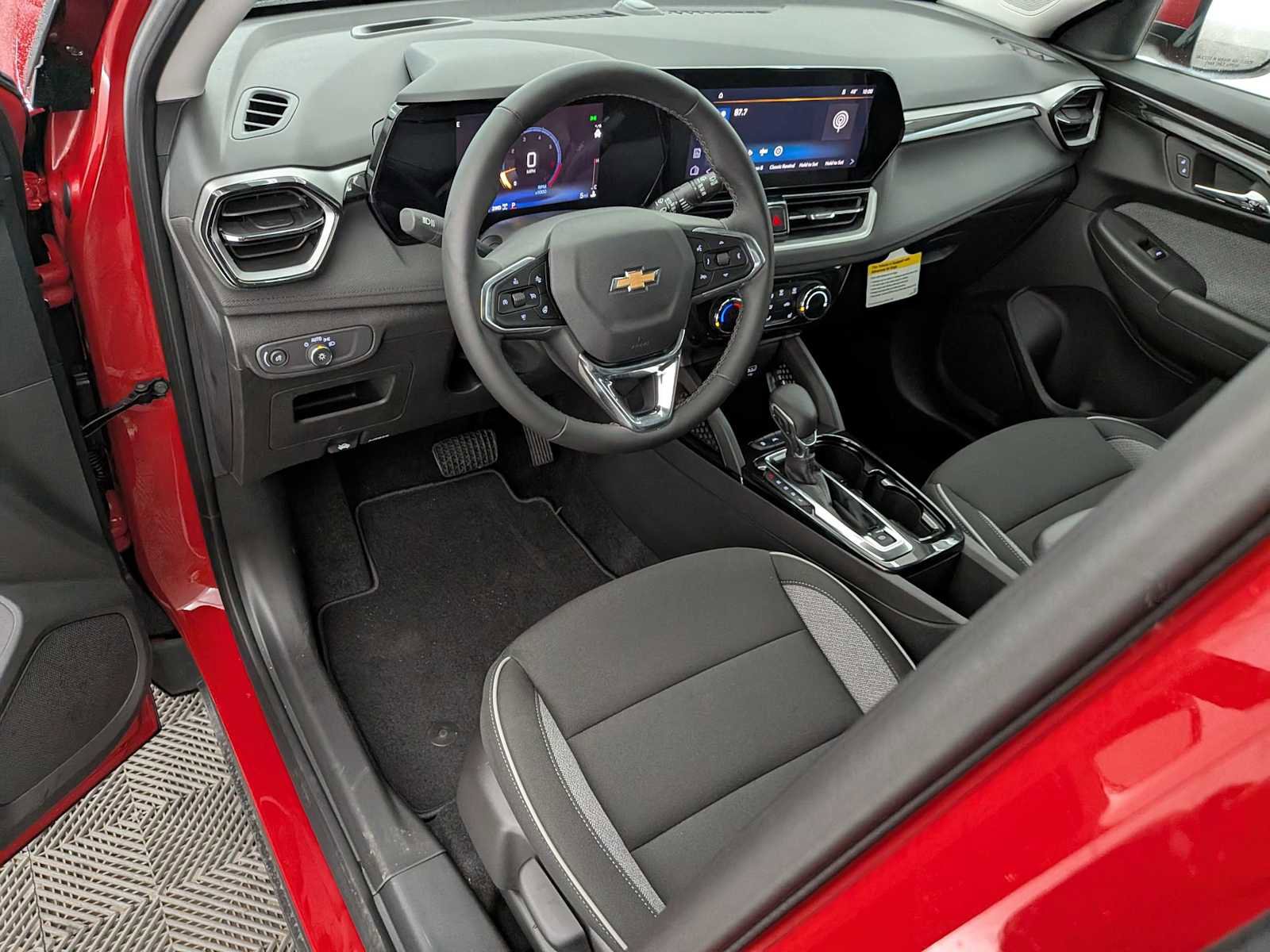 New 2026 Chevrolet TrailBlazer LT image 2