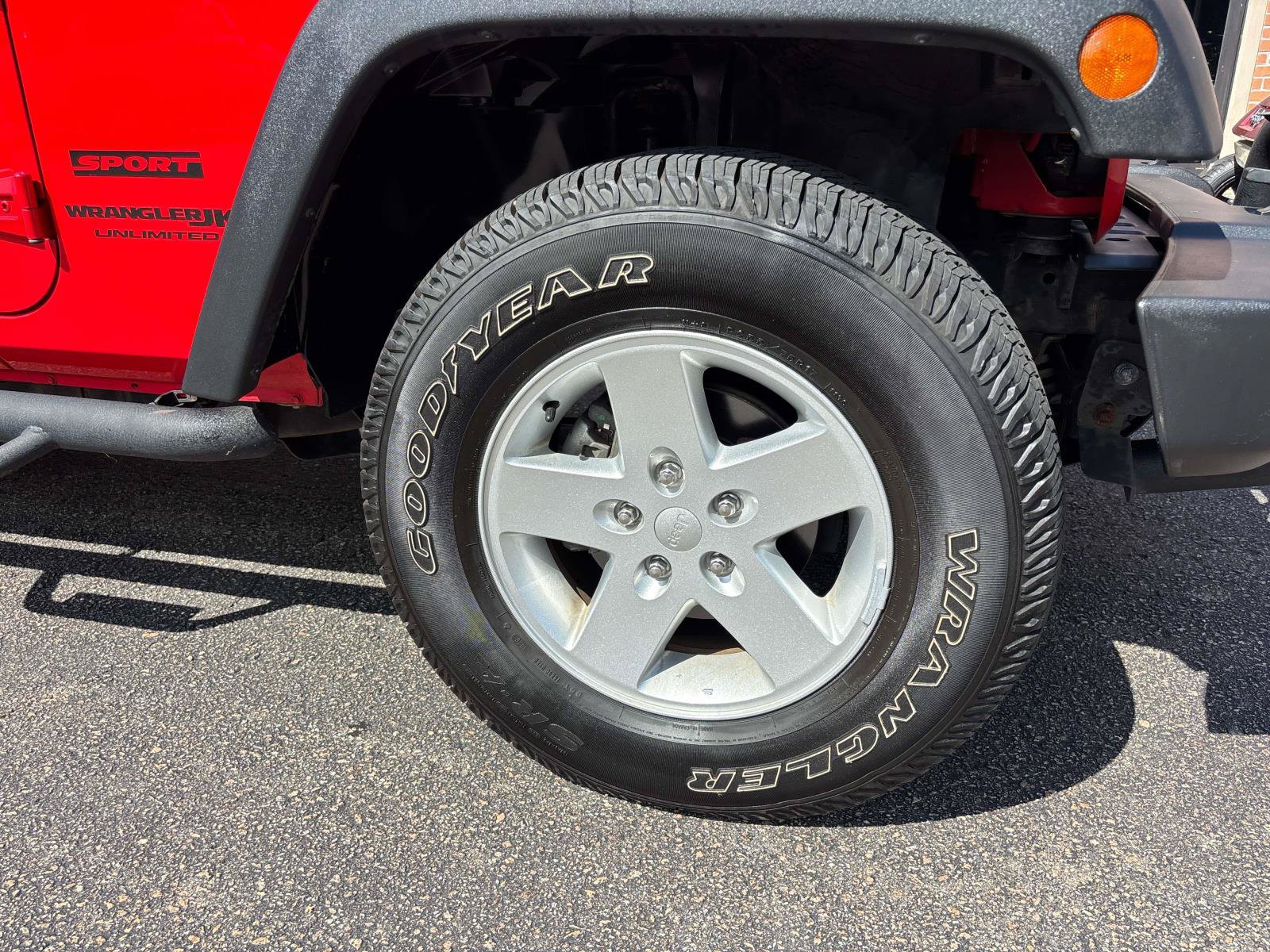 Used 2018 Jeep Wrangler Unlimited Sport S AWD/4WD image 25
